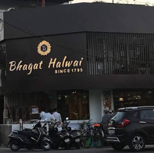 bhagat halwai - स्व. लेख राज भगत ने 1795 में शुरू किया था भगत हलवाई का रोमांच