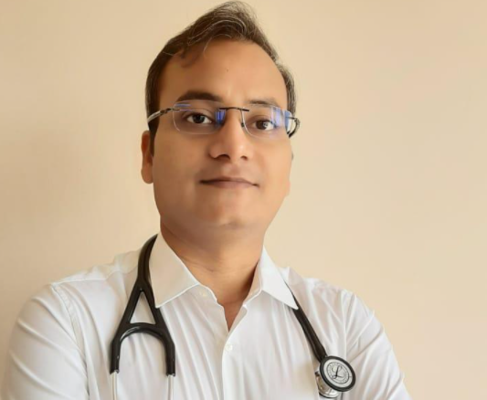 Doctor Gaurav2 - कोविड  से मुकाबले  के लिए अपनी घबराहट  पर नियंत्रण करें  - डा० सौरभ