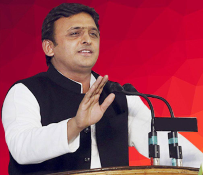 Akhilesh4 - उ प्र  में   अर्थव्यवस्था को वापस लाने के लिए नया नेतृत्व चाहिए - यादव