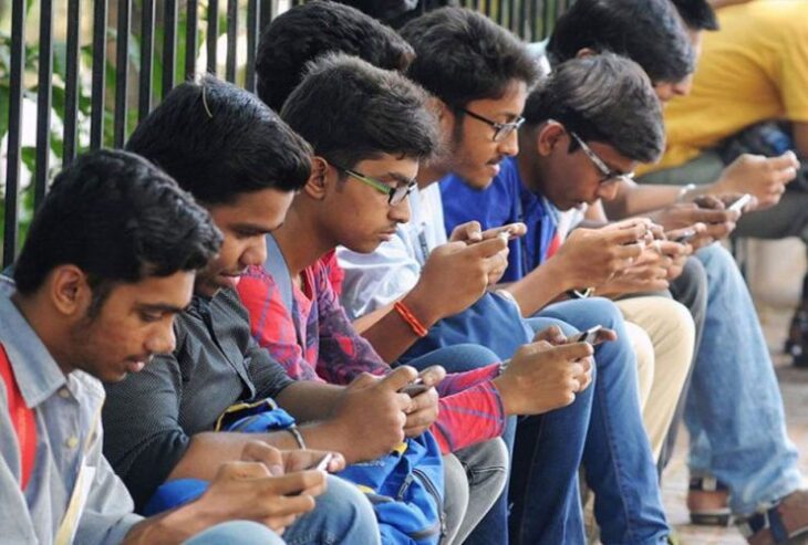 social media students 730x493 - सोशल मीडिया पर नए आईटी नियम, ट्विटर द्वारा अभी तक अनुपालन नहीं