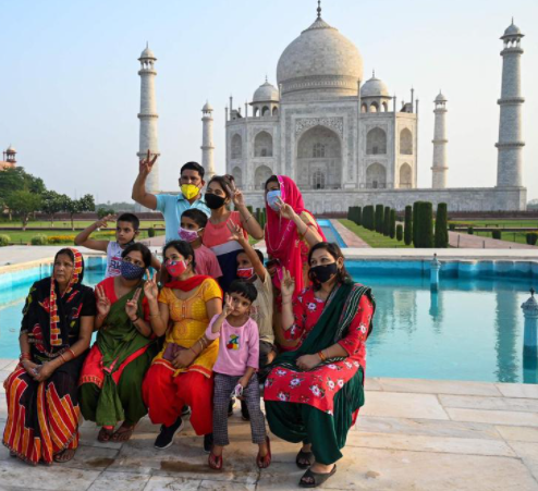 Tajmahal reopen2 - ताजमहल पर सनराइज देखने के लिए पर्यटक  फिर से  उमड़ पड़े