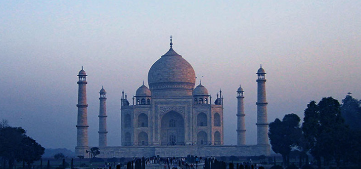 taj night 730x342 - ताजमहल के रात के दृश्य का एक अलग ही अदभुद आकर्षण