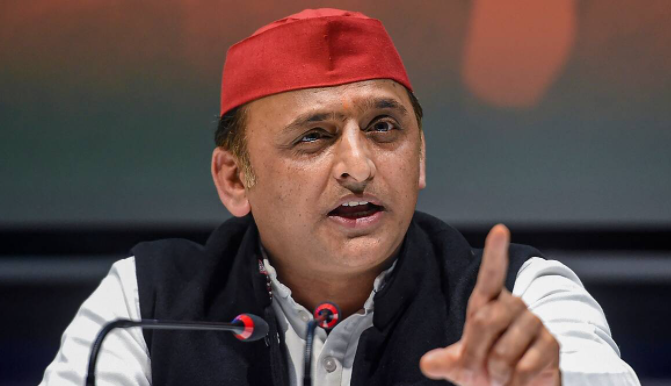 Akhilesh2 - सत्ता में आने पर  ईवीएम को बैलेट में बदलेंगे- सपा