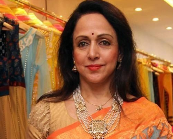 Hema Malini - इंडियन फिल्म पर्सनैलिटी ऑफ द ईयर अवार्ड ड्रीम गर्ल हेमा मालिनी को