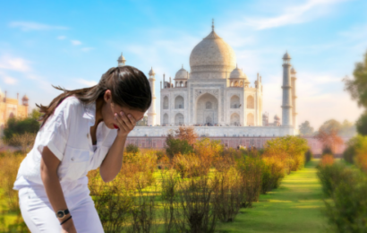 Tears at Taj 410x260 - ताजमहल की सुंदरता देख बहुत से पर्यटक क्यों रो पड़ते हैं ?